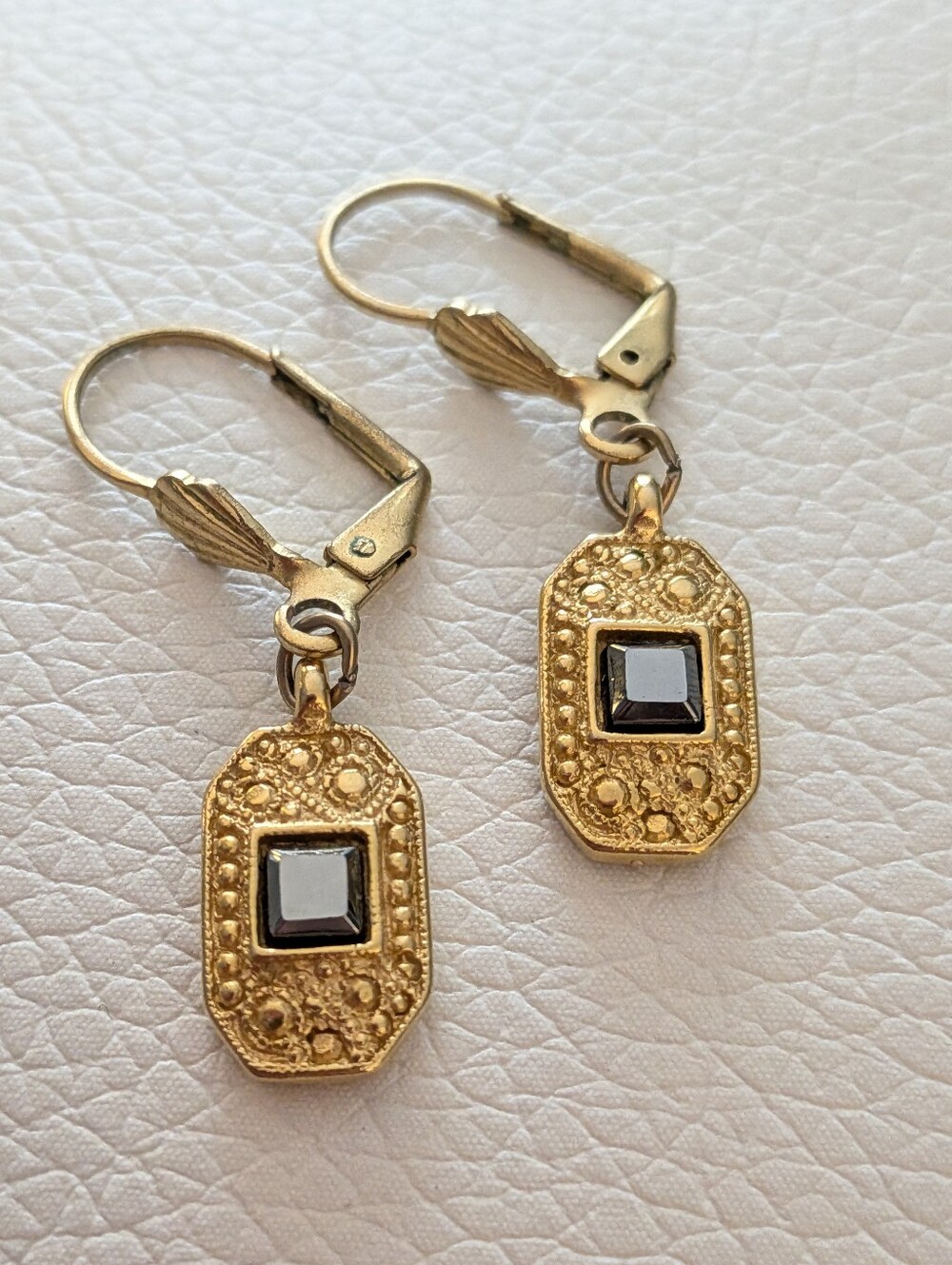 Vintage Trifari Gold Tone Lever Back Earrings Dangles